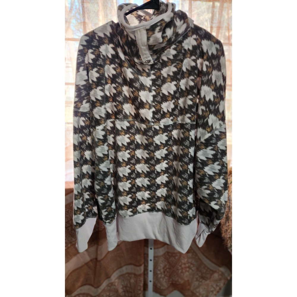 Tahari Sport Women's 3X Plus Houndstooth Cowl Neck Long Sleeve Fleece Top - Picture 3 of 6
